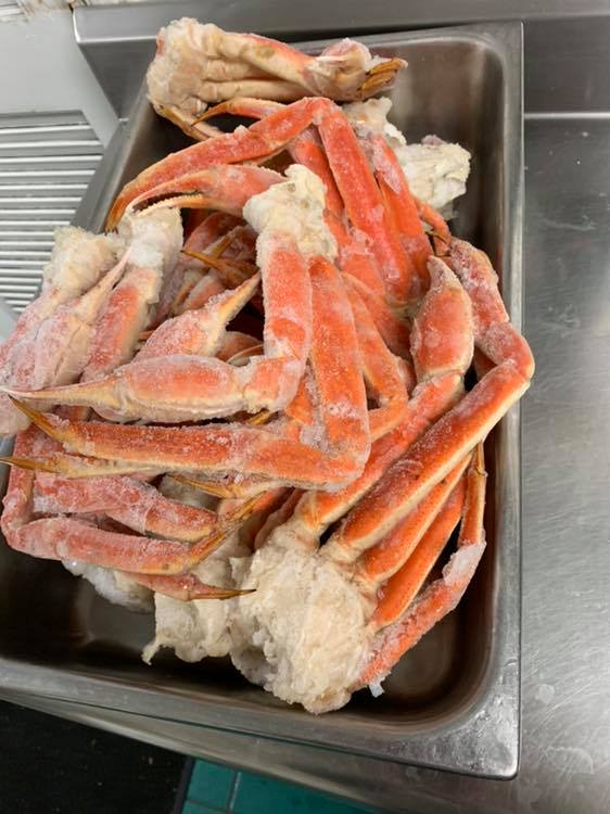 COLLOSAL ALASKAN SNOW CRAB 12 UP!! 5,10,30 POUND AVAILABLE